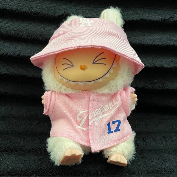 Labubu Outfit - Picture 1 of 4